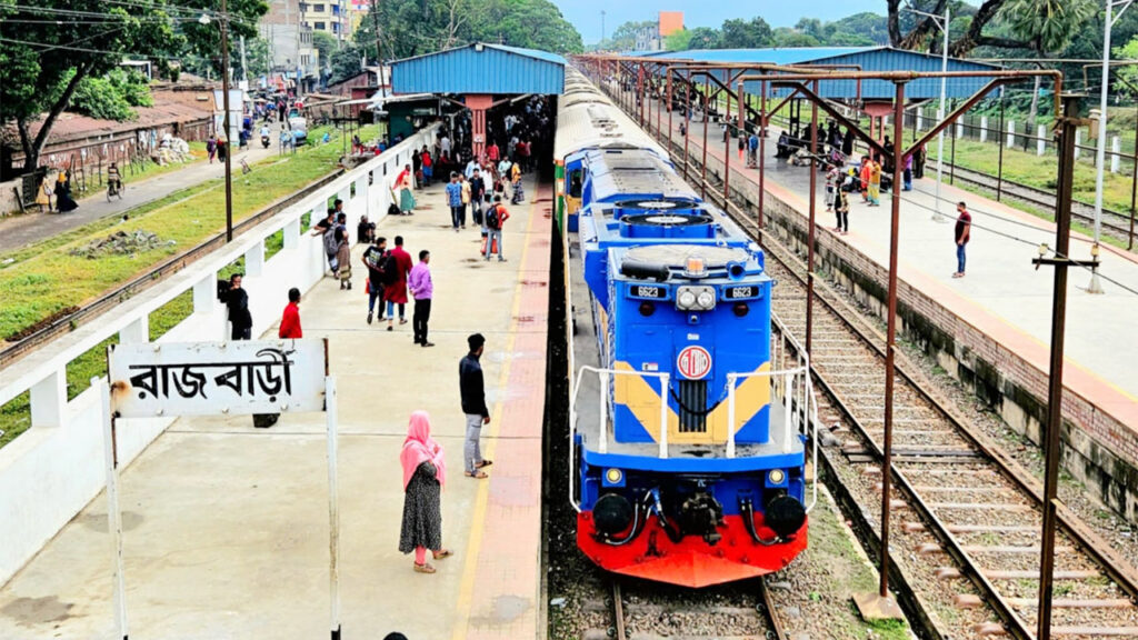 পদ্মা সেতু হয়ে খুলনা পৌঁছেছে শেষ ট্রায়াল ট্রেন