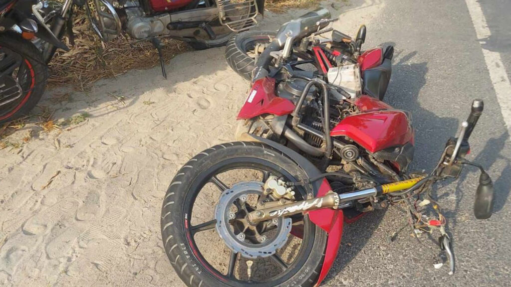 উখিয়ায় বাস-মোটরসাইকেলের সংঘর্ষে নিহত ২