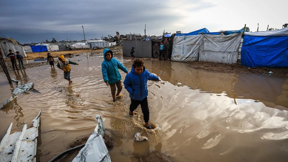 বৃষ্টিতে প্লাবিত বাস্তুচ্যুত ফিলিস্তিনিদের তাঁবু, শীতে সীমাহীন দুর্ভোগ