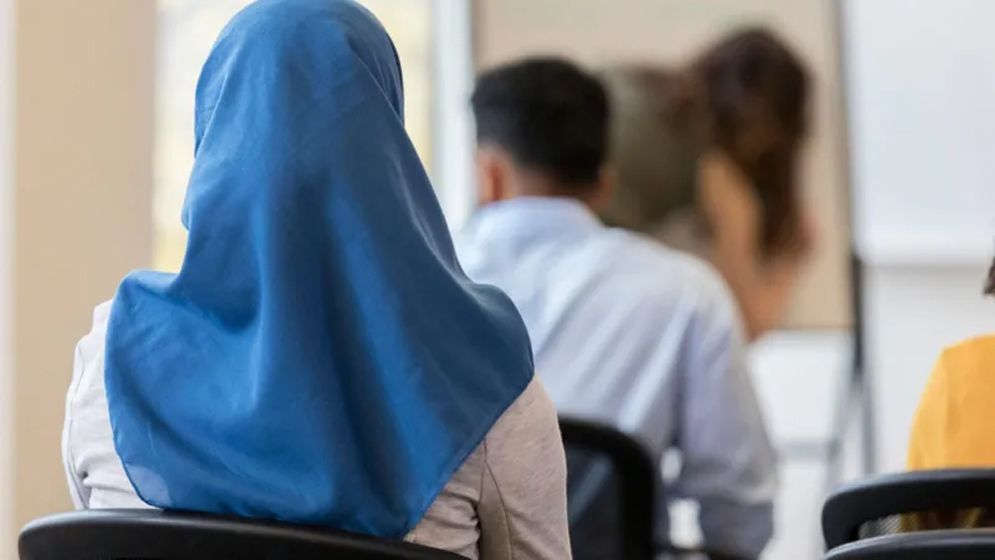 স্কুলে হিজাব নিষিদ্ধ করল অস্ট্রিয়া
