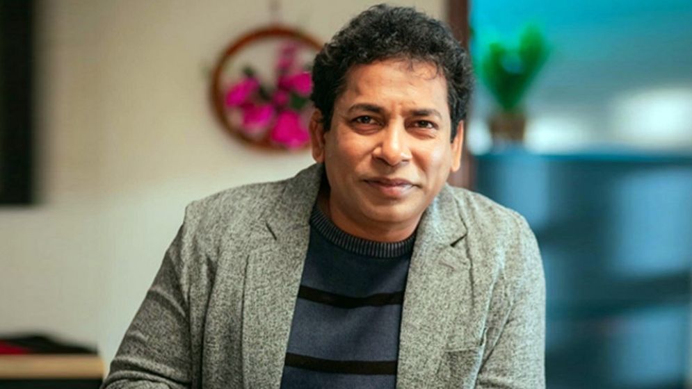 লোক হাসিয়েই চলে মোশাররফ করিমের সংসার