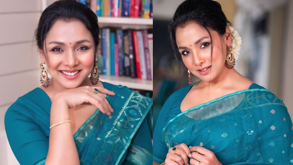 জামদানি শাড়িতে দর্শকদের মন কাড়লেন রুনা খান