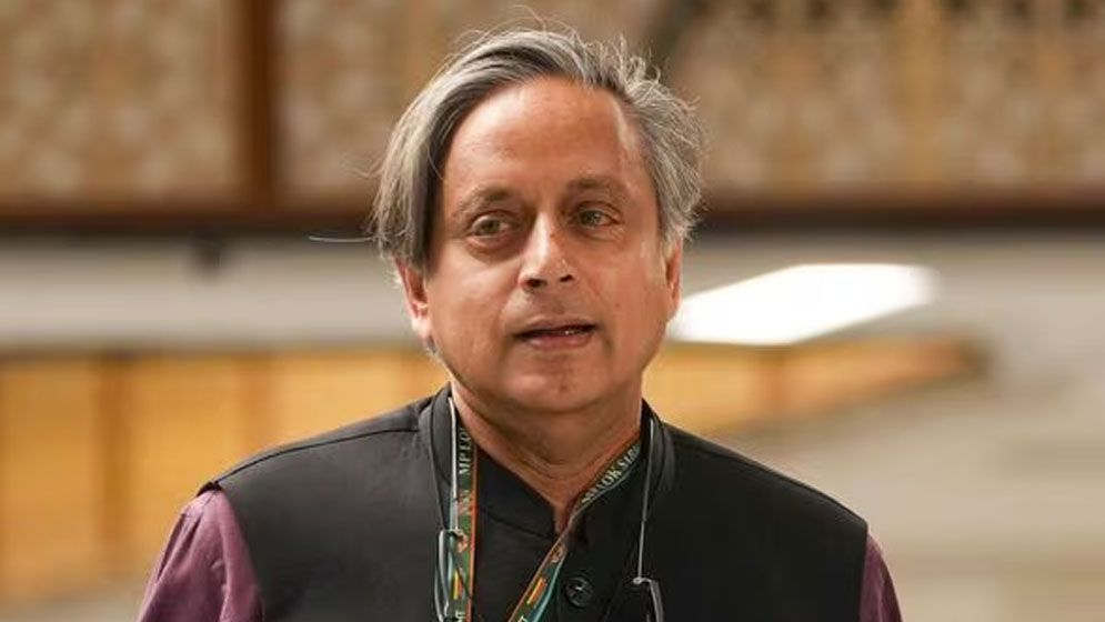 বাংলাদেশের চলমান পরিস্থিতি নিয়ে যে প্রতিক্রিয়া জানালেন শশী থারুর