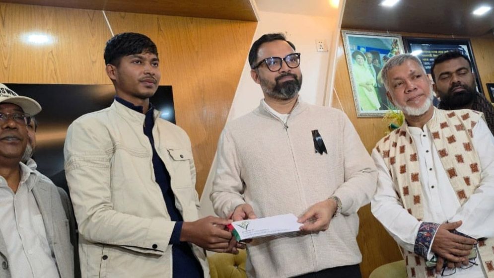 বিশ্বকাপজয়ী পেসার শাহীন আলমের দুঃসময়ে পাশে দাঁড়ালেন তারেক রহমান